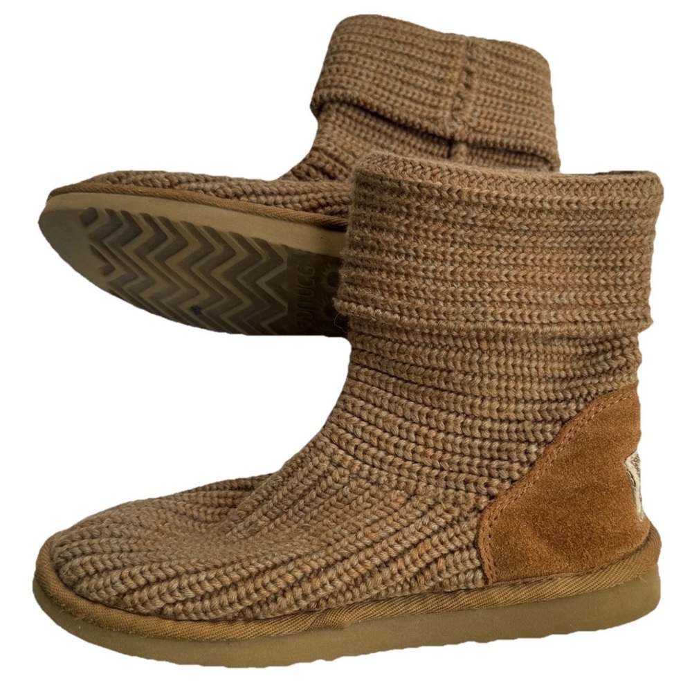 UGG women’s size 6 sweater suede leather ankle boot caramel brown color